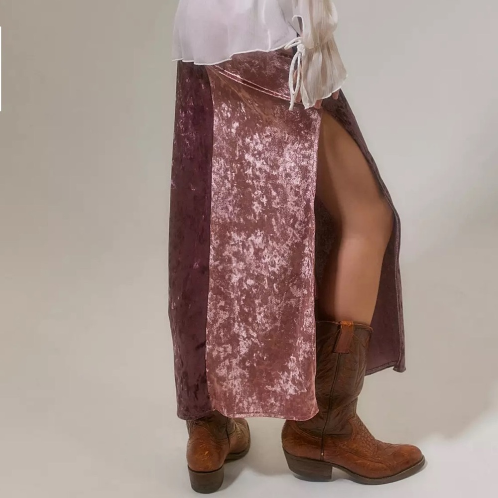 Urban Outfitters Maxi Velvet Skit Side Slit Stretchy Waist size small